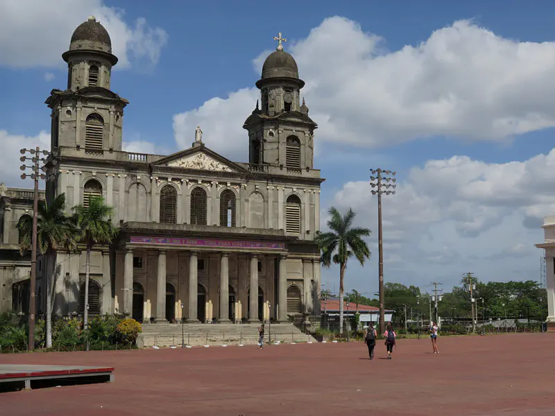 Die alte Kathedrale von Managua. Eines der wenigen Gebäude, die das Erdbeben 1972 überstanden