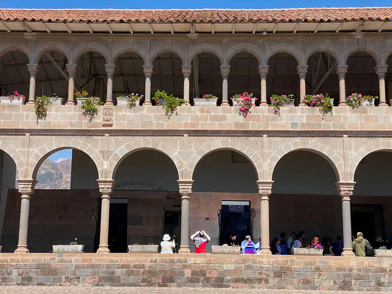 Innenhof des Dominikaner-Klosters in Cuzco, errichtet auf den Grundmauern des Inka-Sonnengottes