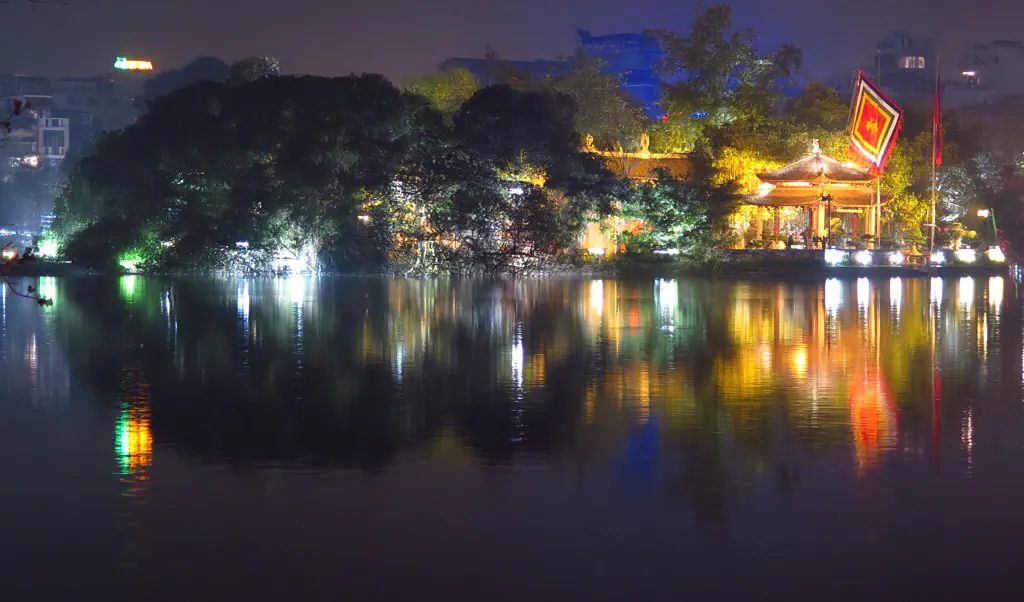 Hanoi see bei nacht