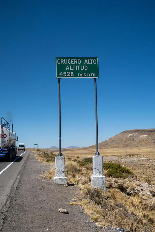 Der höchste Punkt auf der Fahrt von Arequipa nach Puno liegt 4500 Meter über dem Meer.