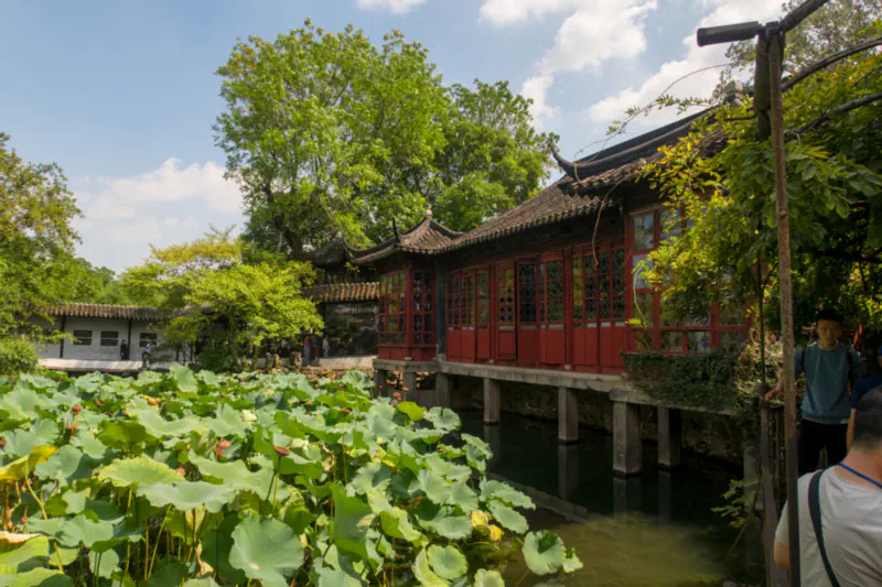 Lotusteich im Garten des Bescheidenen Beamten, Altstadt von Suzhou