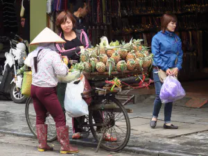 Ananas Verkäuferin