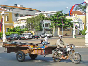 Moped mit großem Anhänger