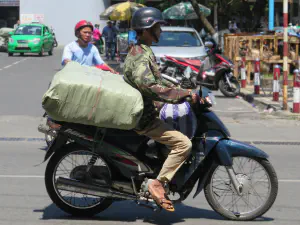 Warentransport auf Moped
